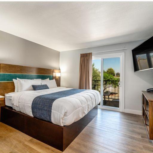 Mainstay Suites Moreno Valley Near March Air Reserve Base Bagian luar foto